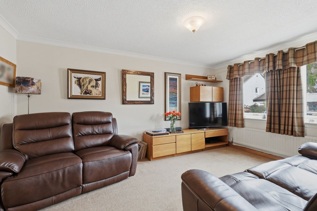 Property photo 2 of 31