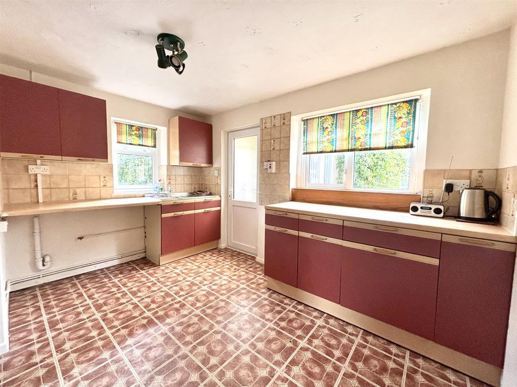 Property photo 3 of 13 Kitchen.Jpg