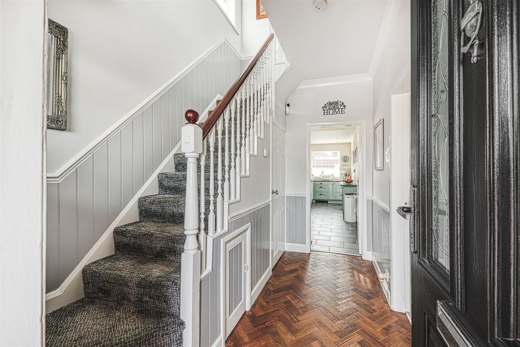 Property photo 2 of 29