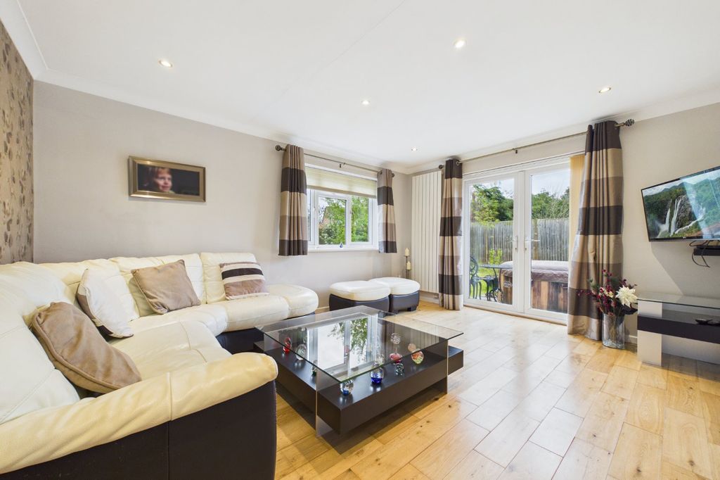 Property photo 3 of 19 Picture No. 13