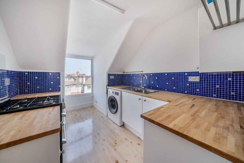 Property photo 3 of 14 1481519-9-6A391Df...
