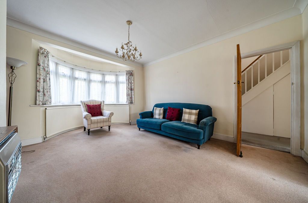 Property photo 3 of 18 Lounge Angle 1