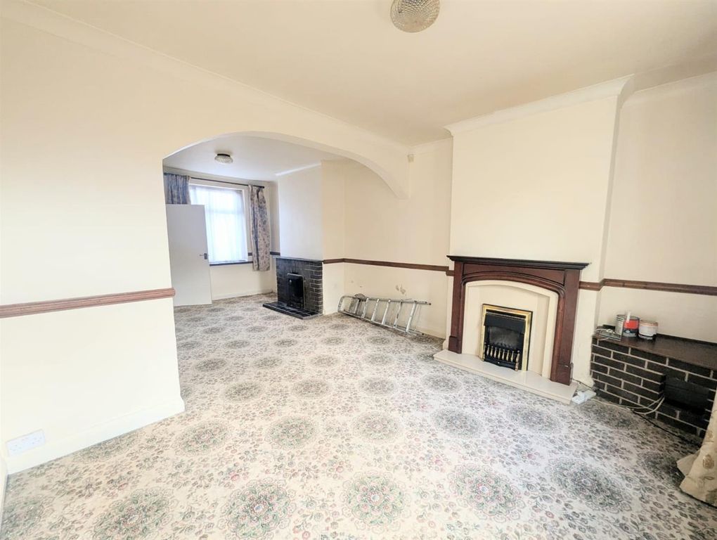 Property photo 3 of 8 4F83Ac50-A33E-4F73-8ee5-c85646541586.Jpg
