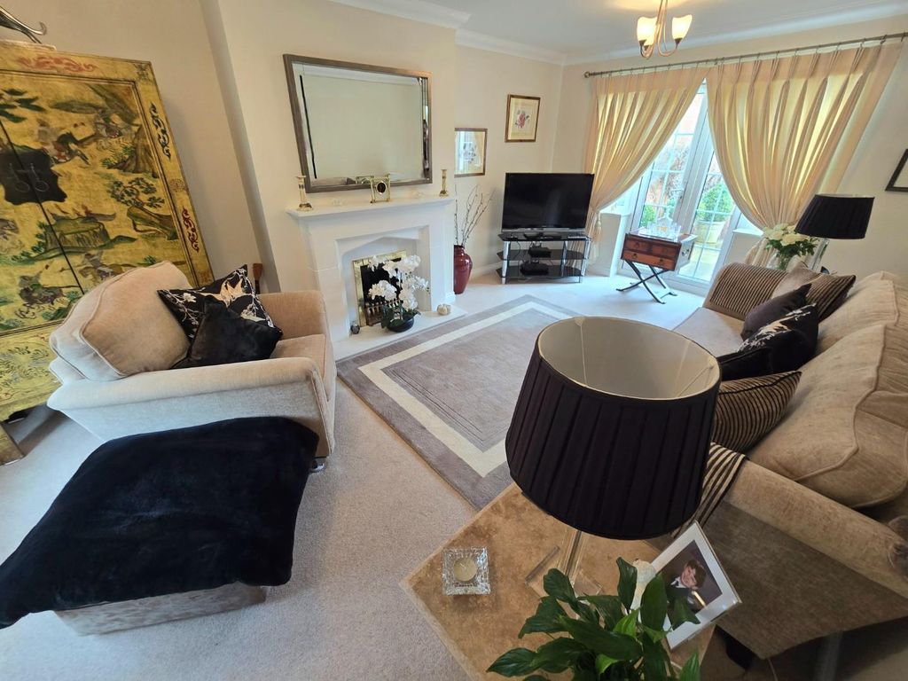 Property photo 3 of 33