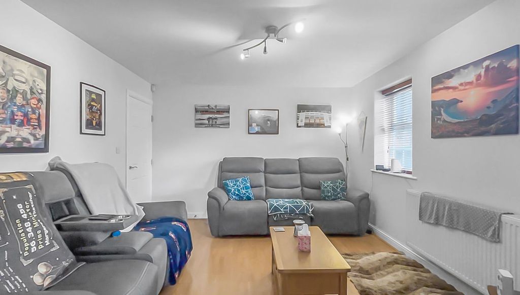 Property photo 3 of 15