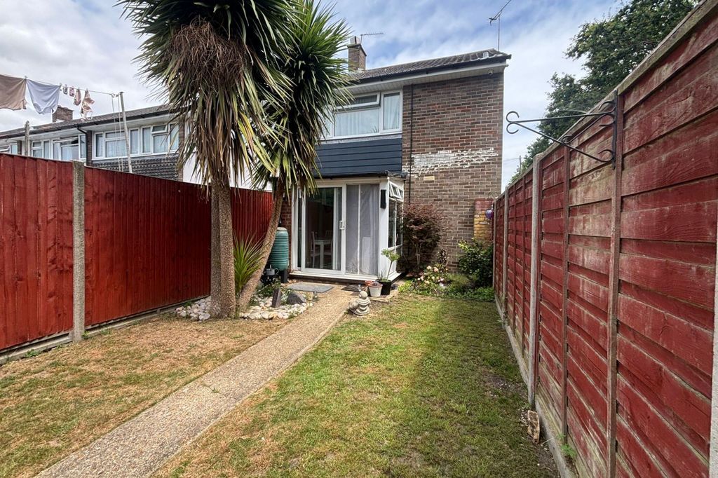 Property photo 3 of 11 Rear