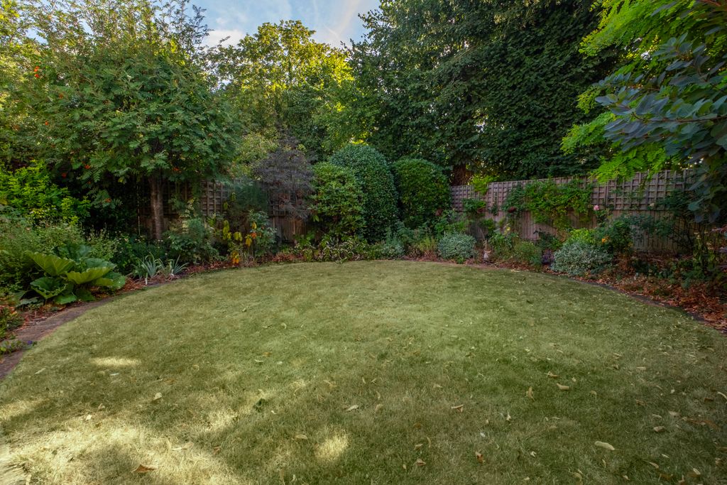 Property photo 3 of 27