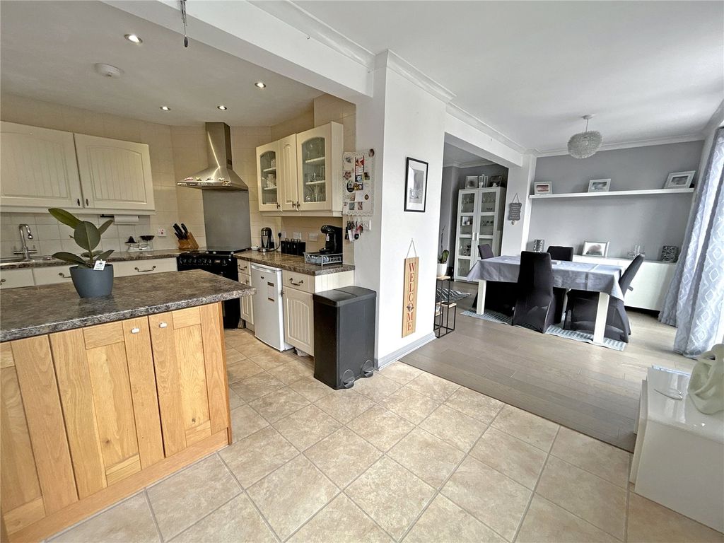 Property photo 3 of 26 Picture No. 27