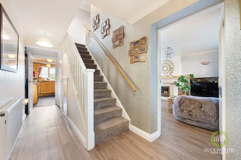 Property photo 2 of 36