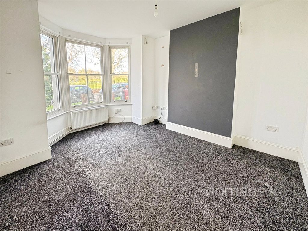 Property photo 3 of 12 Picture No. 05