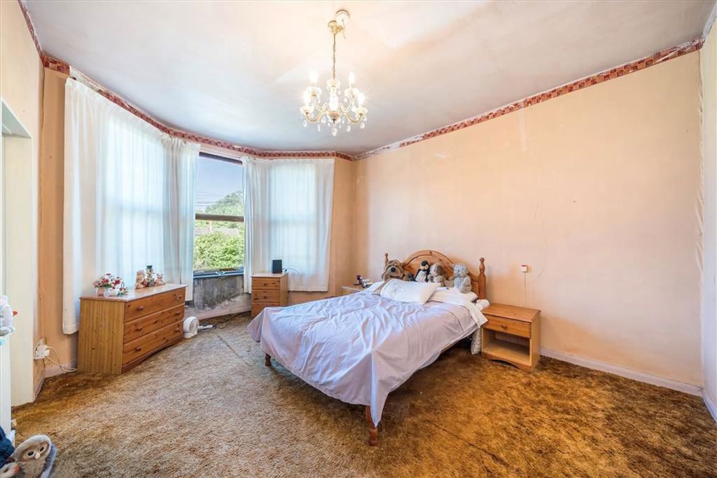 Property photo 3 of 4