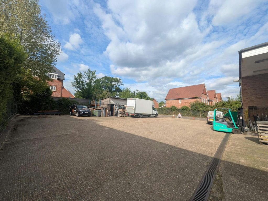 Property photo 2 of 5 Pxl_20250507_151856393.Jpg