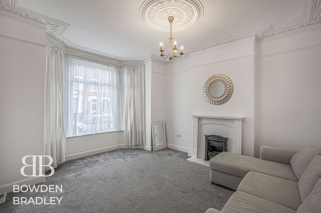 Property photo 3 of 26