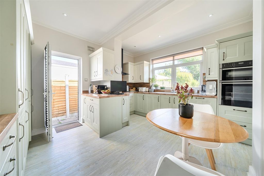 Property photo 2 of 18 1496552 (4).Jpg