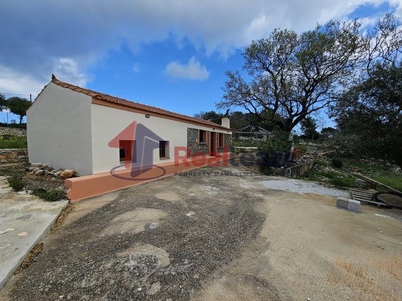 Property photo 1 of 27