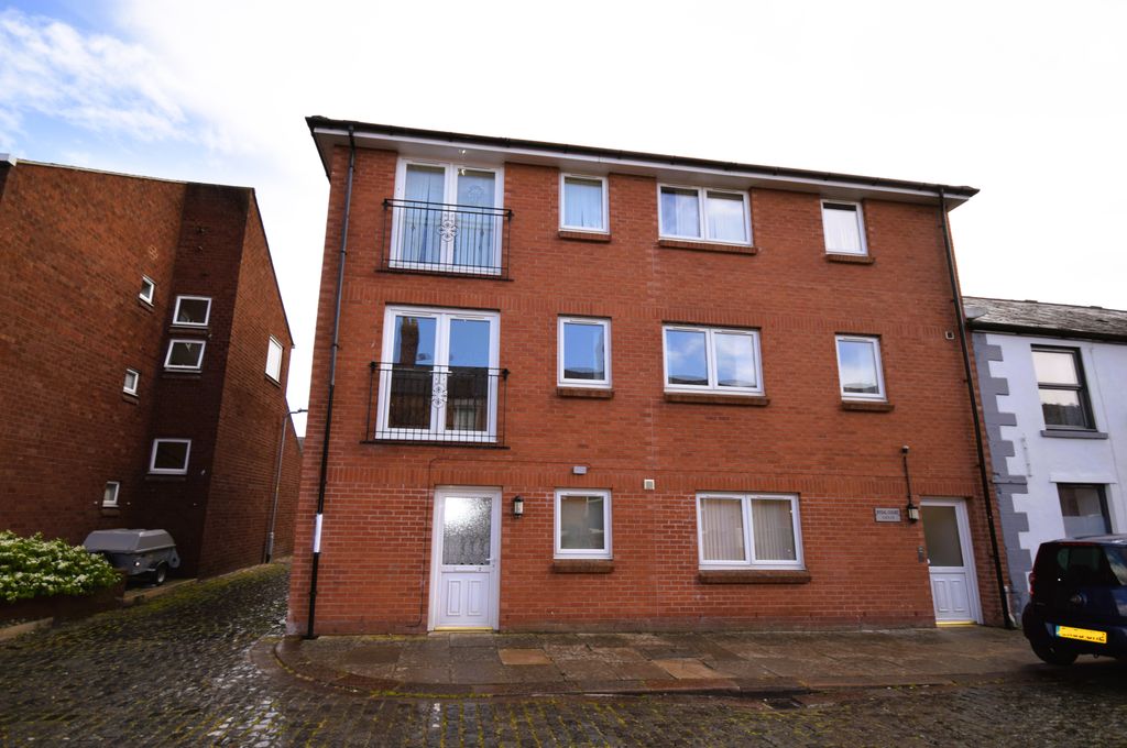 Property photo 1 of 10 2 Bed Flat To Rent Rydal Court, Carlisle Ca1