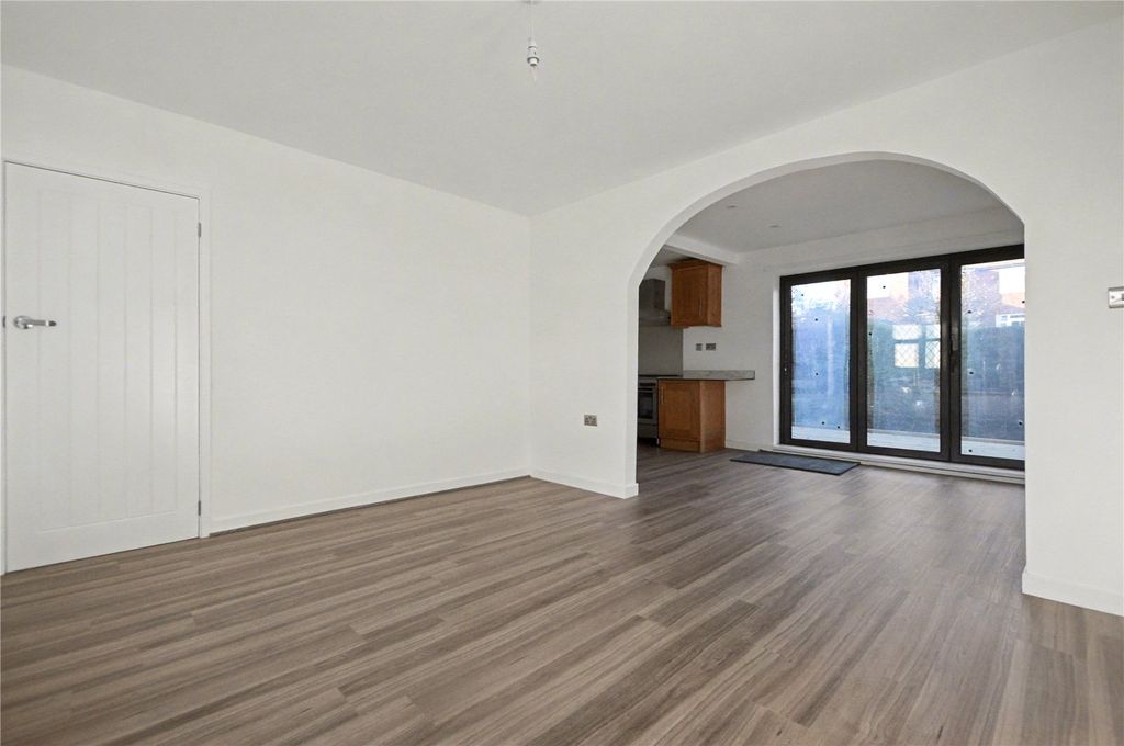 Property photo 2 of 19 Picture No. 13