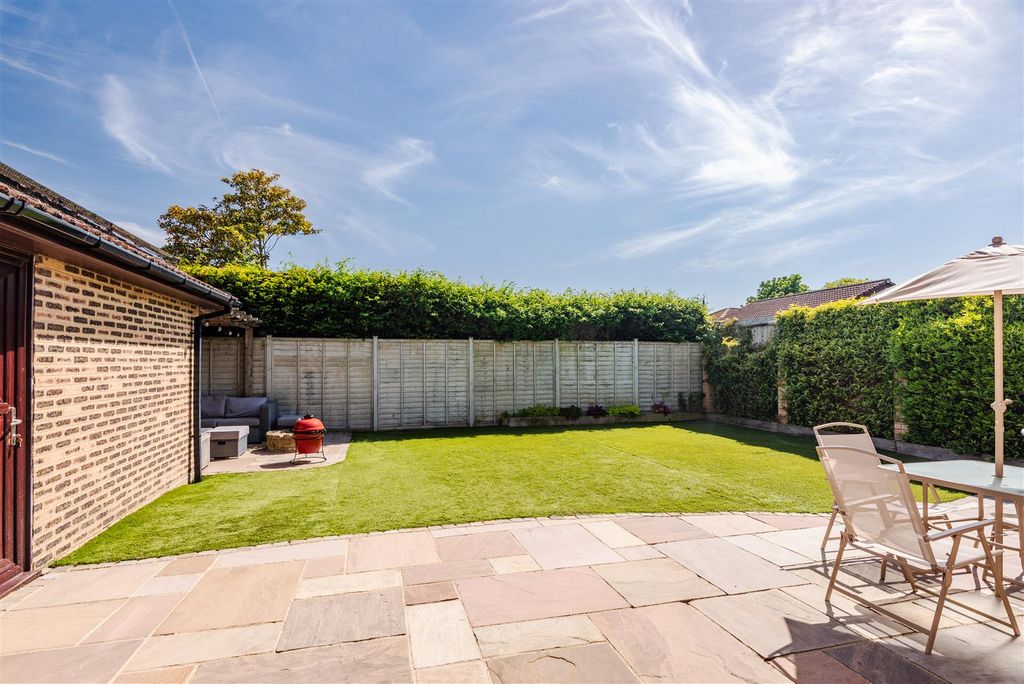 Property photo 2 of 20 For Sale By Aspire Residential | Steeple View