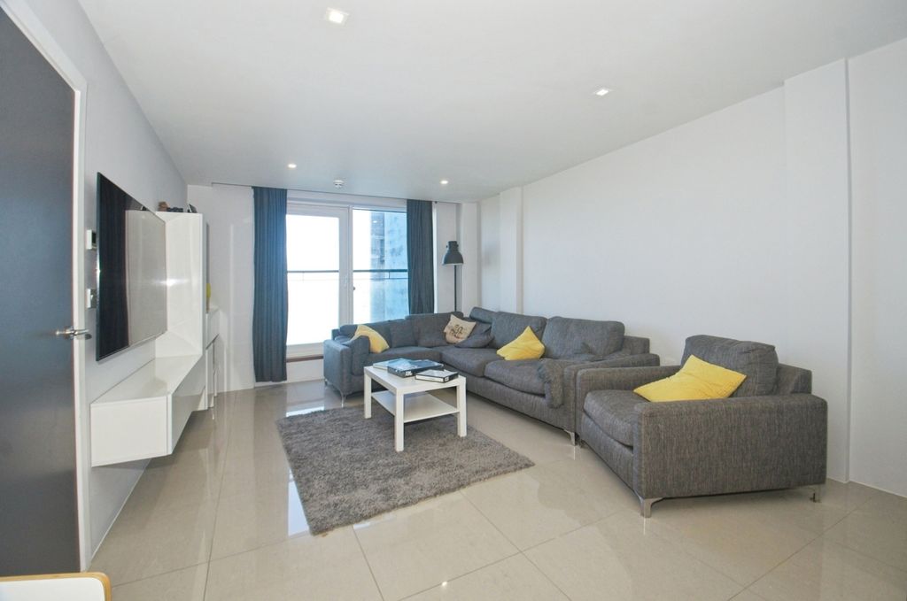 Property photo 2 of 22 Living/Dining Area