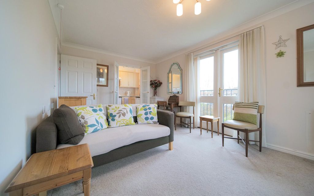 Property photo 2 of 12 Living Room