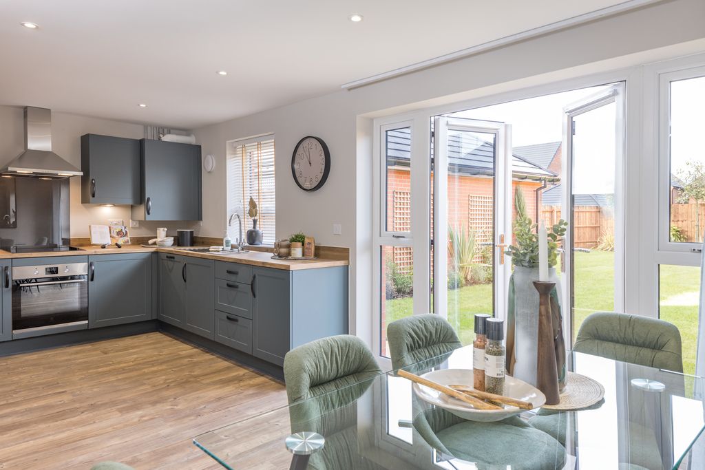 Property photo 3 of 9 Kingsley Kitchen Dining