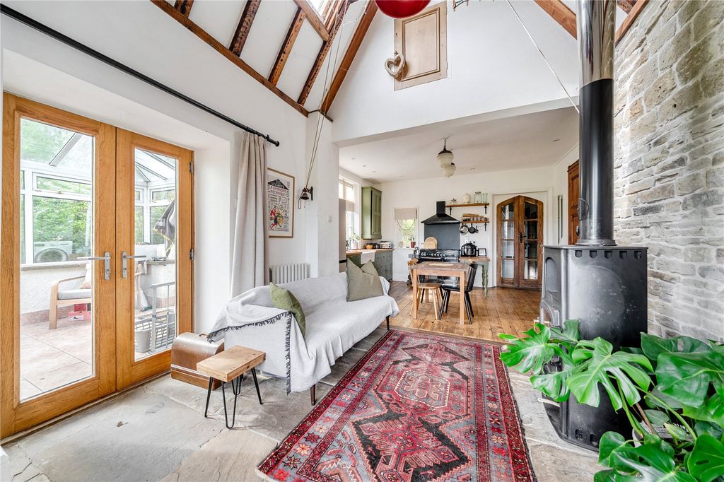 Property photo 2 of 35 Picture No. 23