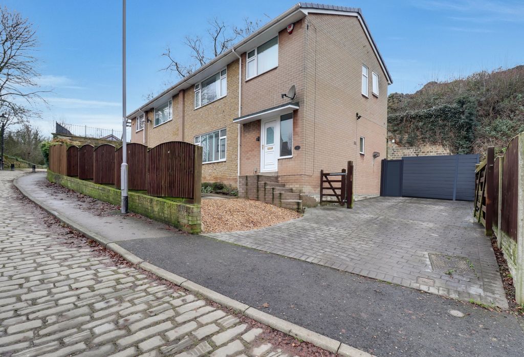 Property photo 1 of 19 1- Rob Hammond Ewemove Pontefract