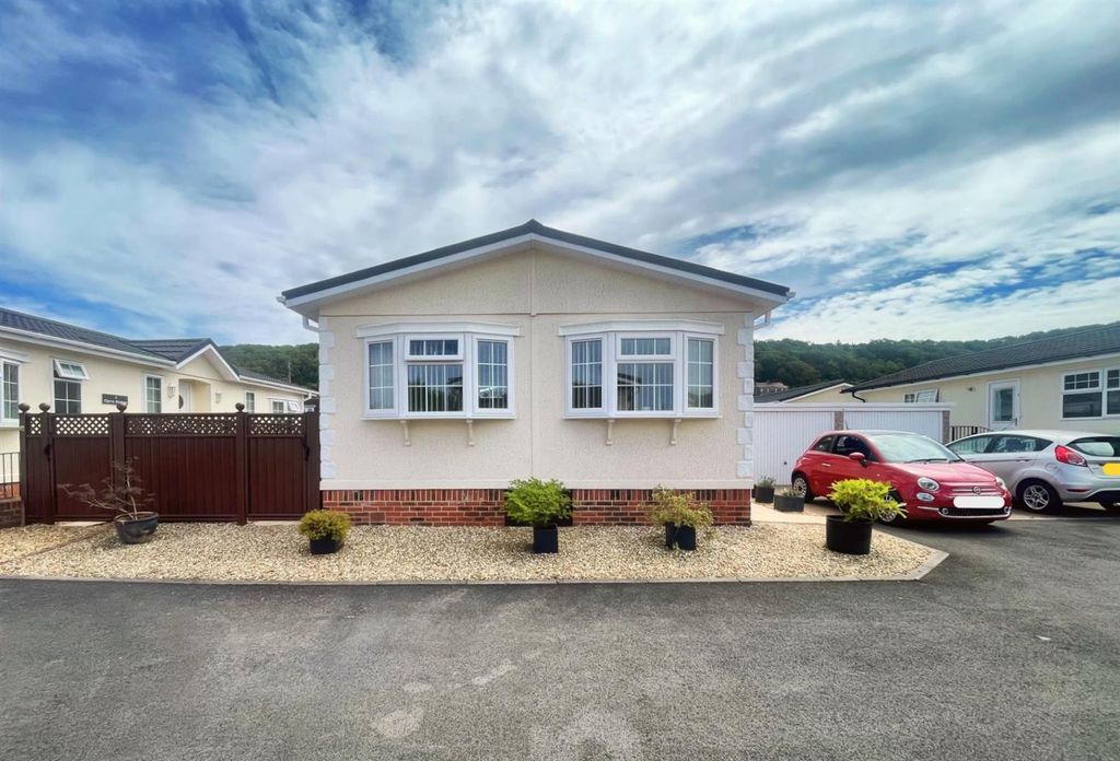 Property photo 1 of 19 Front
