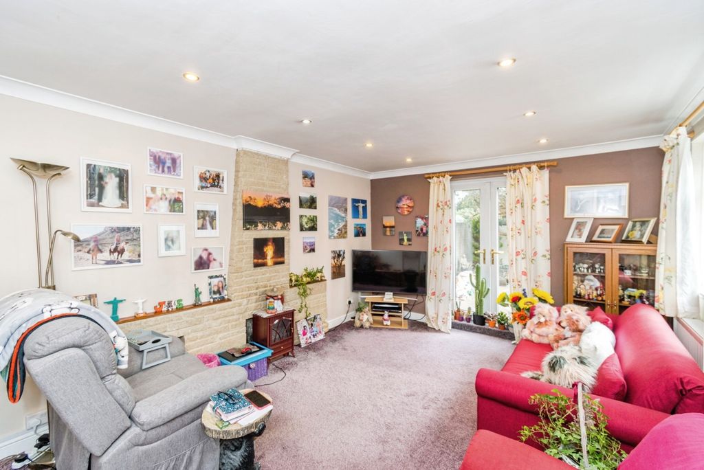 Property photo 3 of 14 Photo