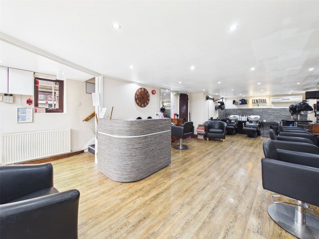 Property photo 2 of 19 Picture No. 04