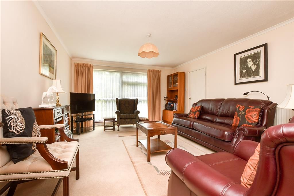 Property photo 3 of 18 Lounge Area