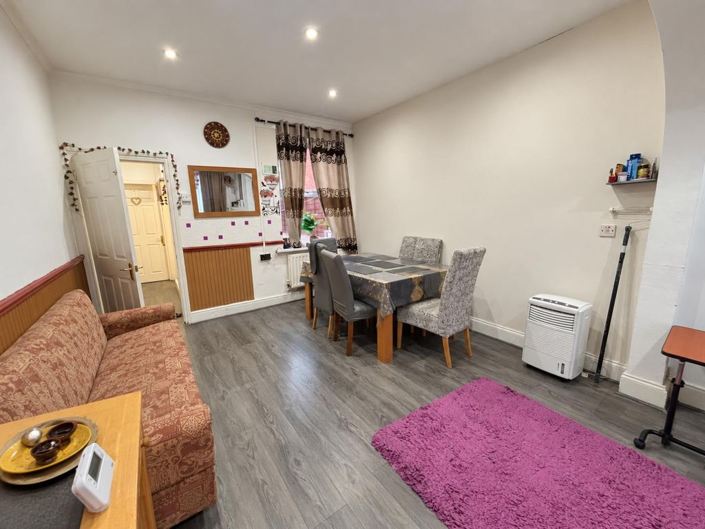 Property photo 3 of 16 1d1ba321-B6Dd-4458-Bb4A-59B05796Dd4c.Png