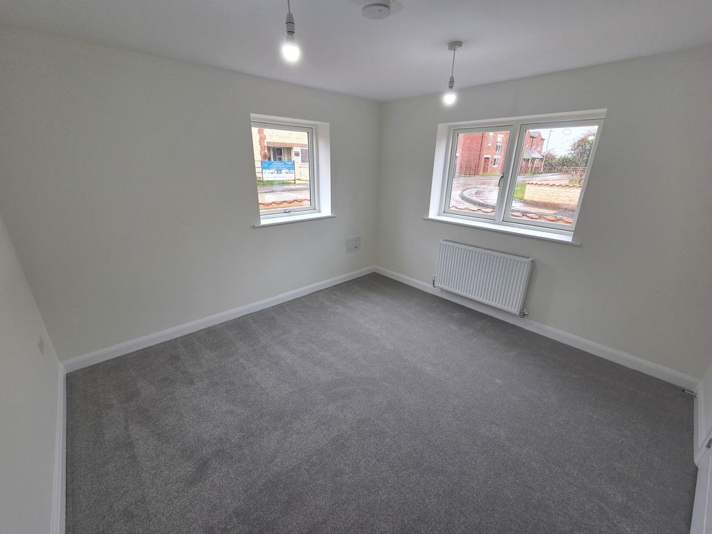 Property photo 2 of 19 Bedroom