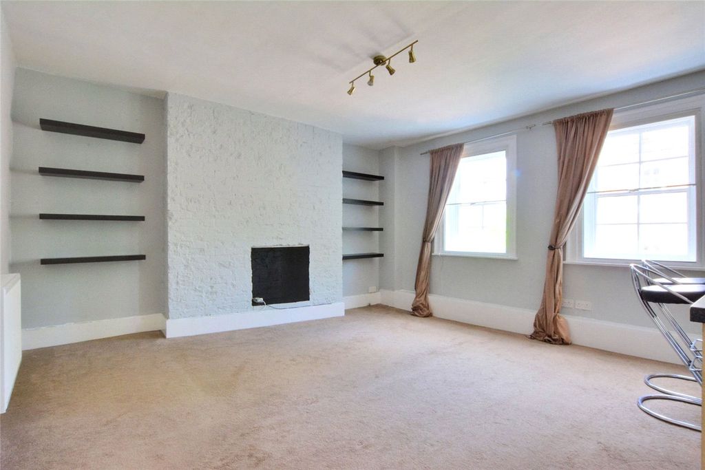 Property photo 3 of 8 Picture No. 17