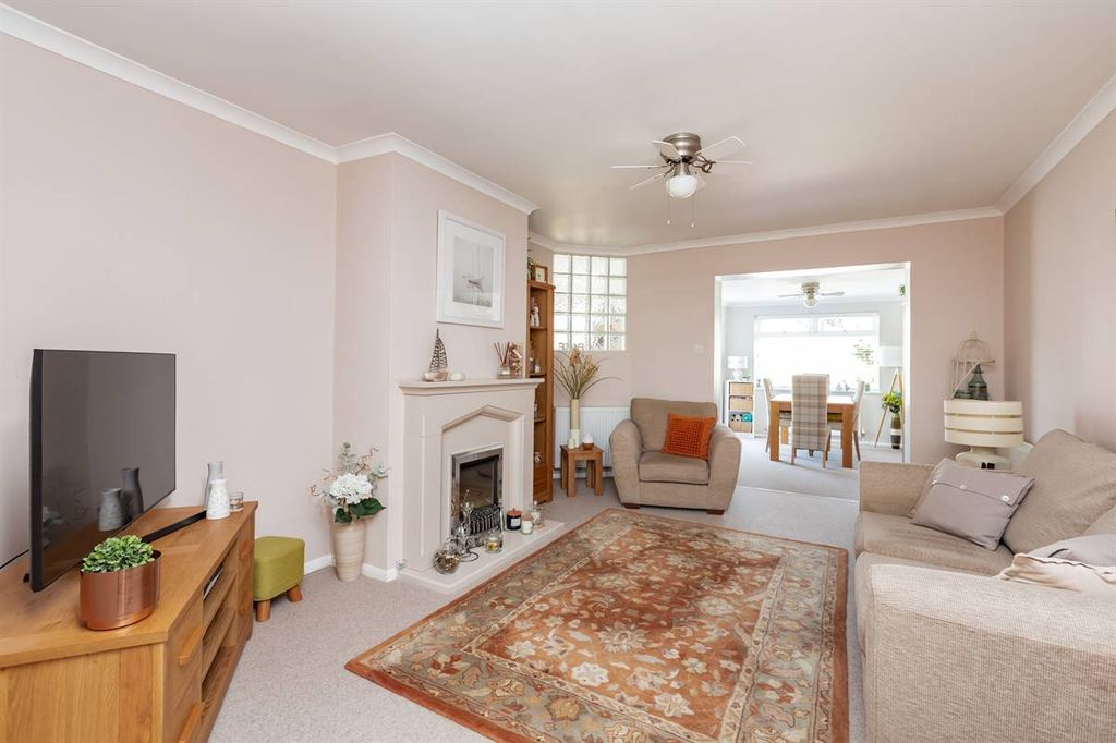 Property photo 2 of 23