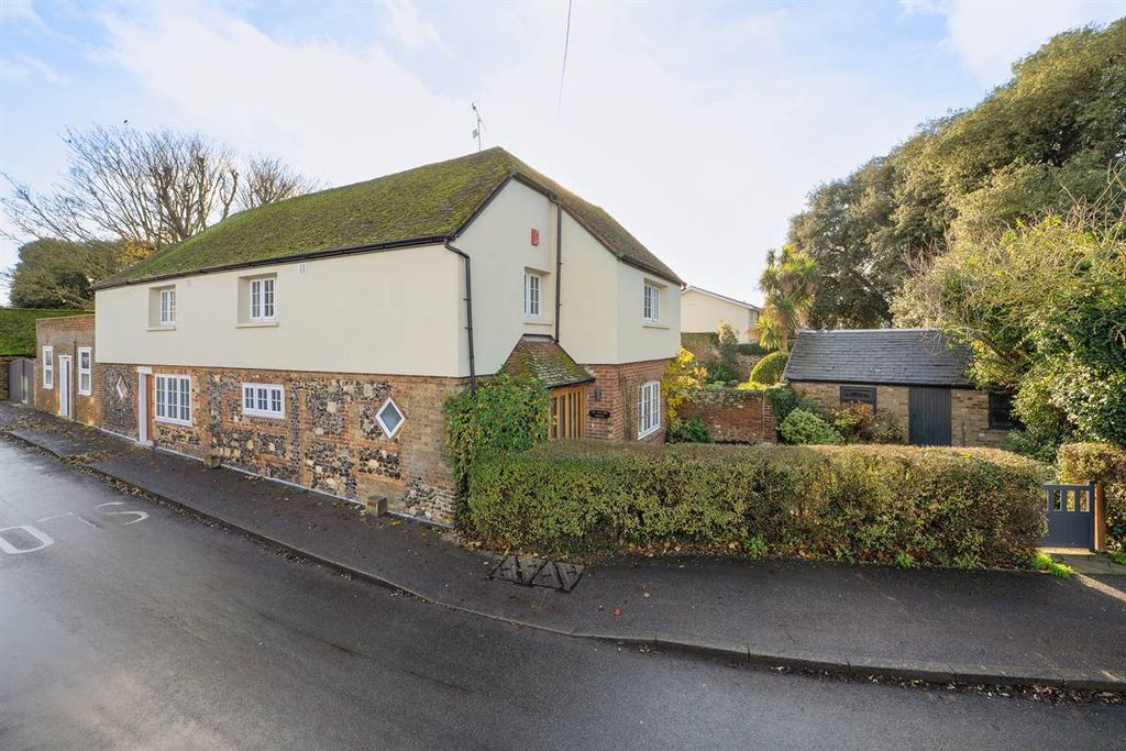 Property photo 2 of 44