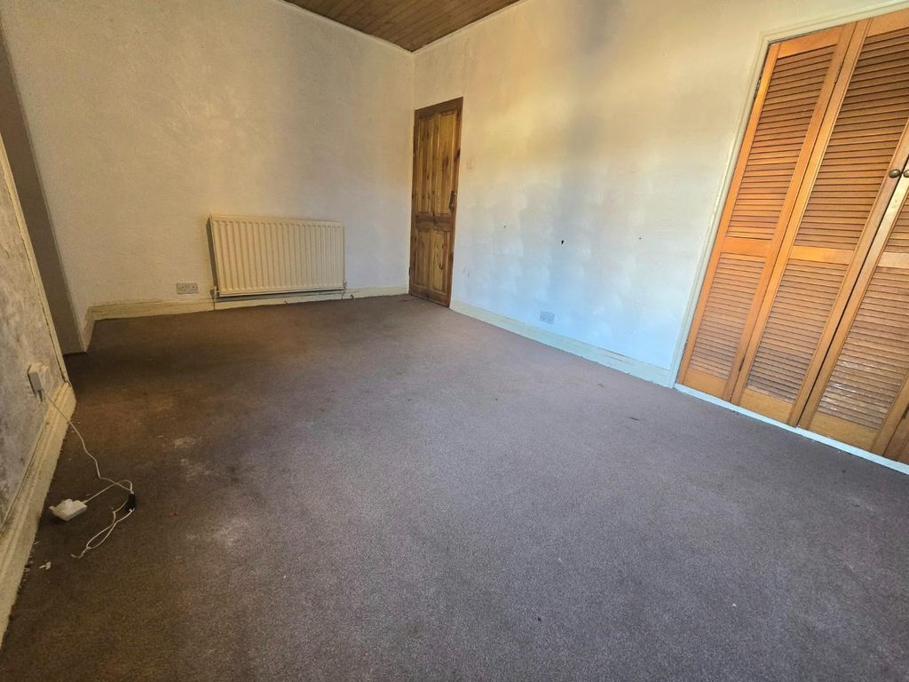 Property photo 3 of 12 Dining Room