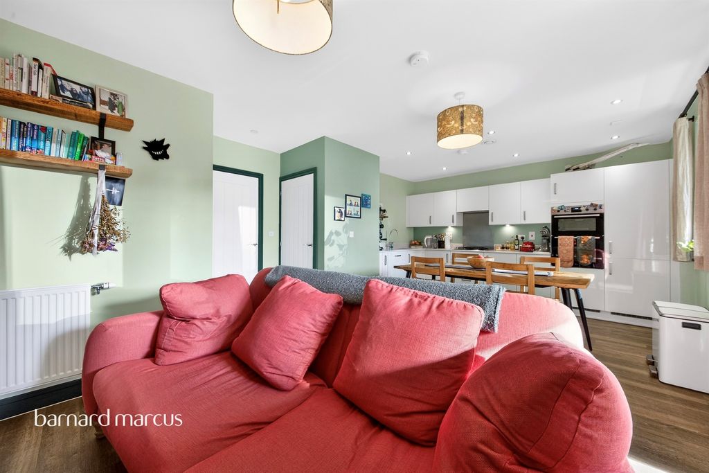 Property photo 3 of 11