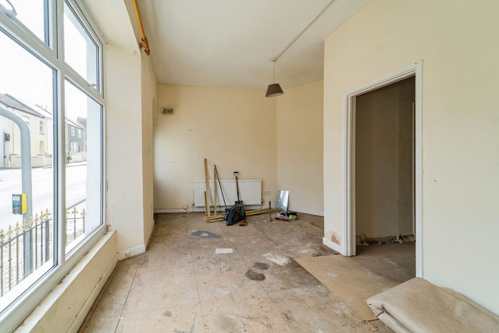 Property photo 3 of 33 Image 3