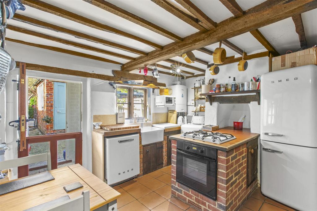 Property photo 3 of 12 Kitchen