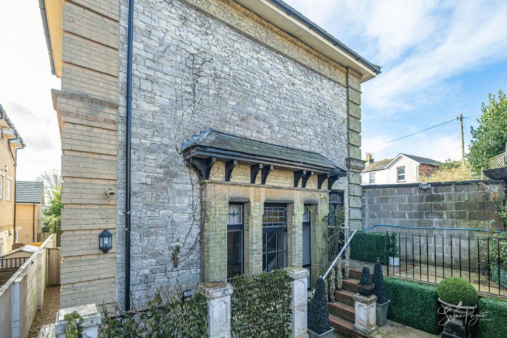 Property photo 1 of 21 Welcome To Southlands