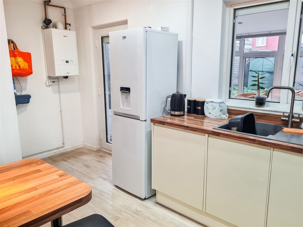 Property photo 3 of 14 07-12-2025__14-55-16_20251207_115120.Cpwqr.Jpg