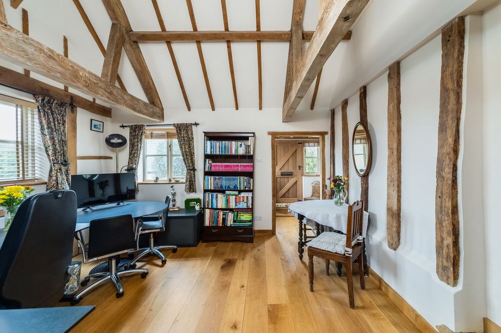 Property photo 3 of 24