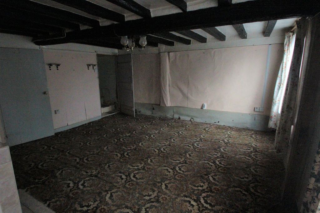 Property photo 2 of 9
