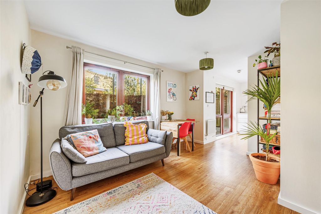 Property photo 2 of 14