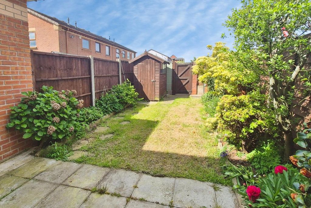 Property photo 3 of 14 Outside