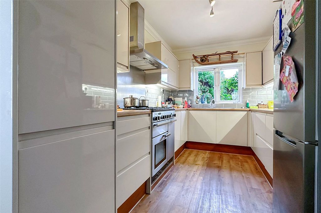 Property photo 3 of 18 Picture No. 10