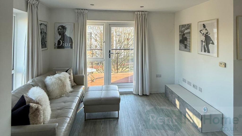 Property photo 3 of 9 975279_3_12426534