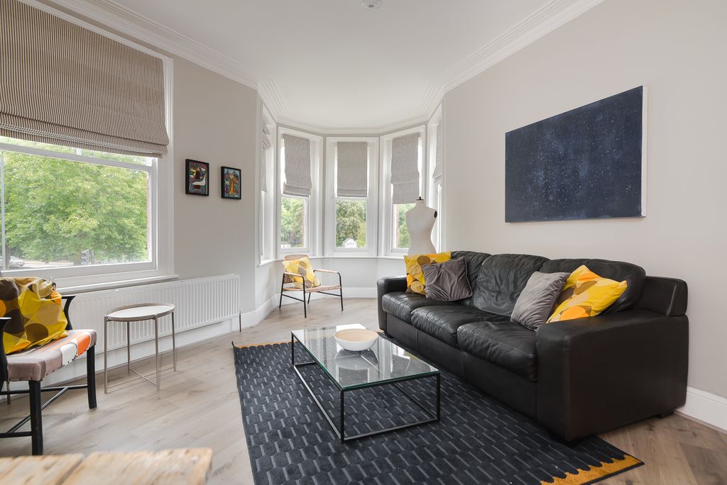 Property photo 3 of 12