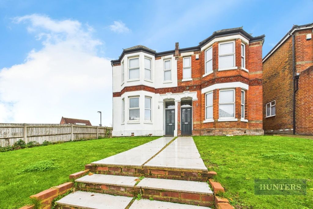 Property photo 1 of 24 04B9Bb19-Cam05152G0-Pr0283-Still001.Jpg